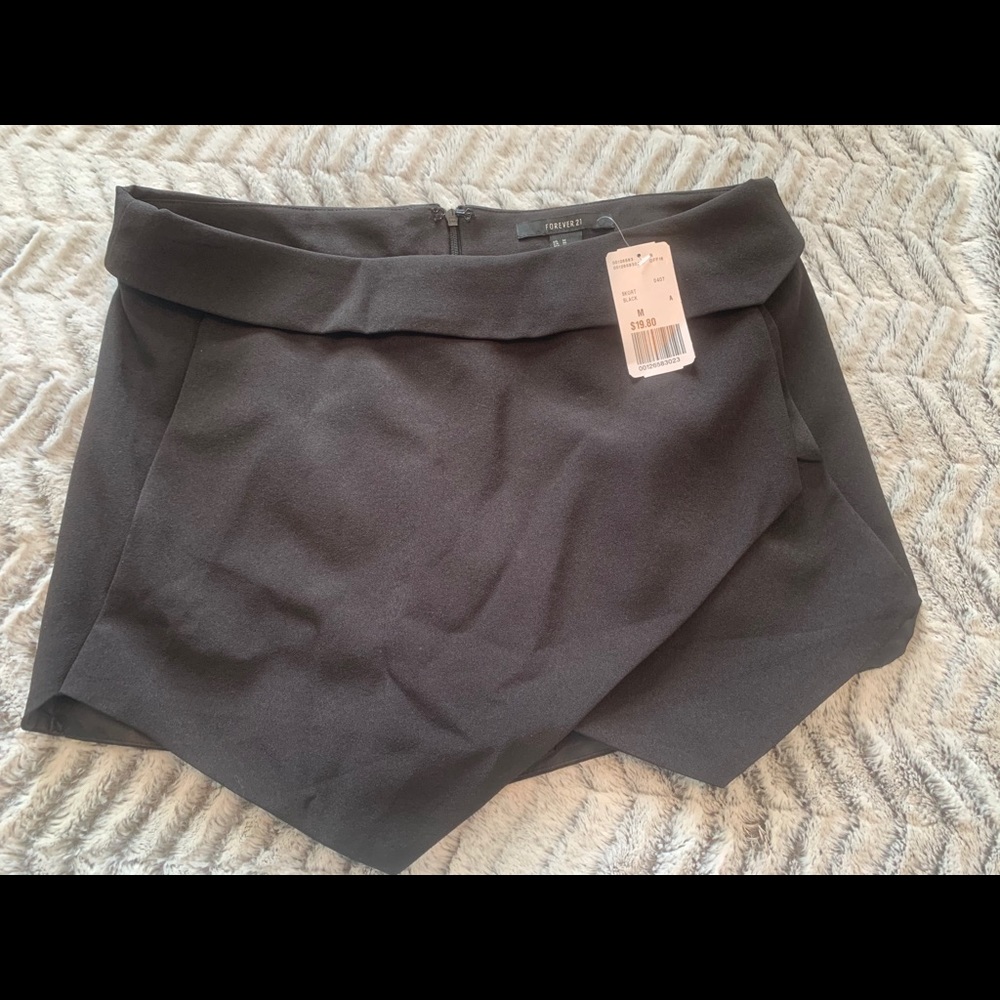 Forever 21 black envelope skirt